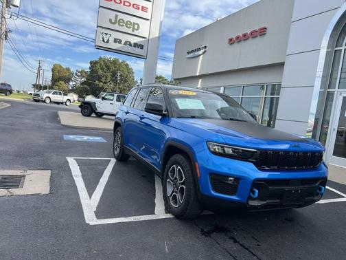 2022 Jeep Grand Cherokee 4xe Trailhawk