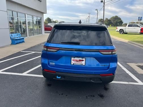 2022 Jeep Grand Cherokee 4xe Trailhawk
