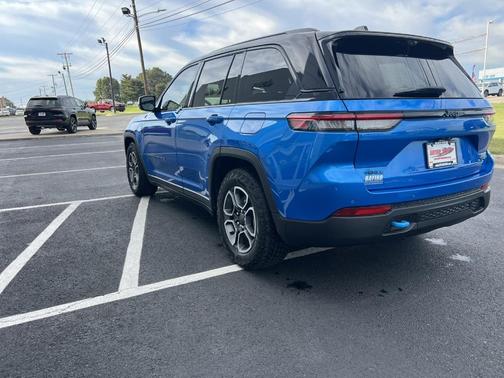 2022 Jeep Grand Cherokee 4xe Trailhawk