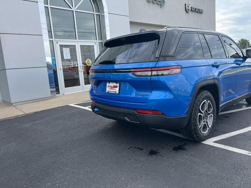 2022 Jeep Grand Cherokee 4xe Trailhawk