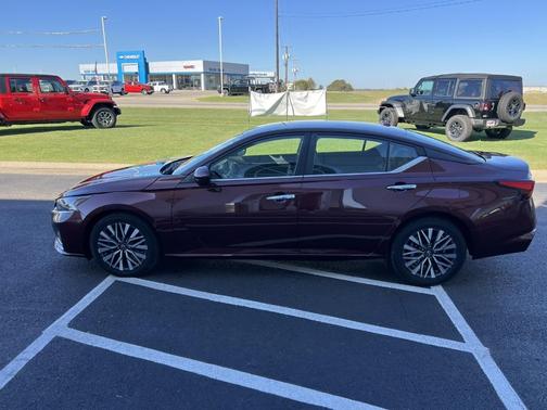 2023 Nissan Altima 2.5 SV