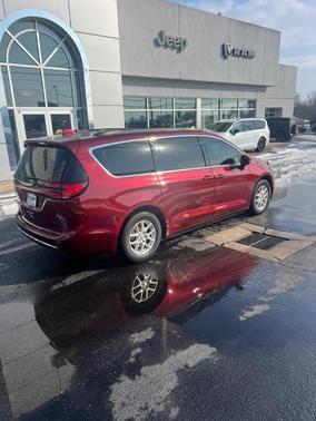 2022 Chrysler Pacifica Touring-L