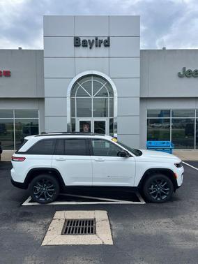 Bright White Clearcoat 2026 Jeep Grand Cherokee Limited