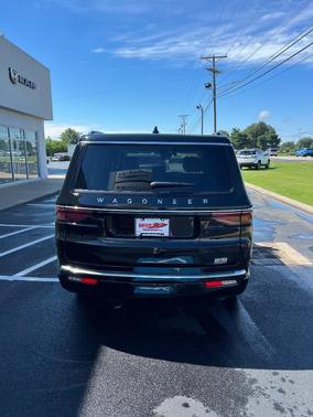 2024 Jeep Wagoneer Base
