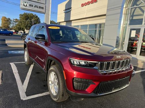 2025 Jeep Grand Cherokee Laredo