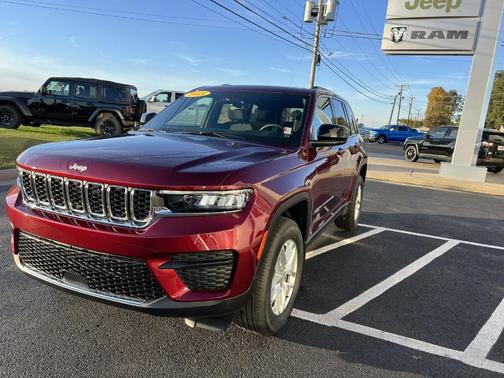 2025 Jeep Grand Cherokee Laredo