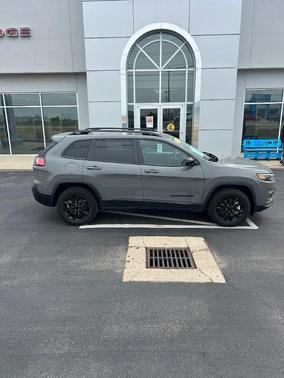 2023 Jeep Cherokee Altitude Lux