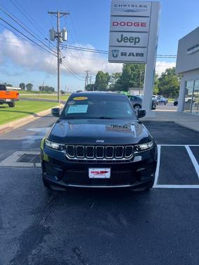 2023 Jeep Grand Cherokee Laredo