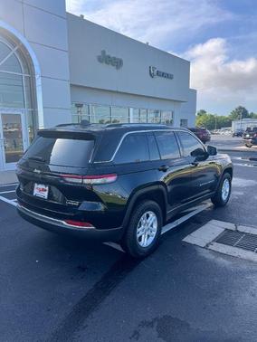 2023 Jeep Grand Cherokee Laredo