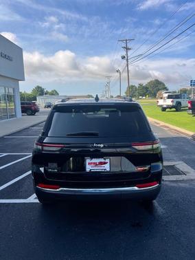 2023 Jeep Grand Cherokee Laredo