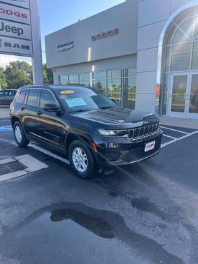 2023 Jeep Grand Cherokee Laredo