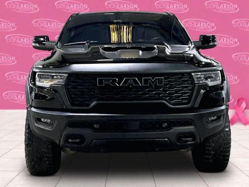 Diamond Black Crystal Pearlcoat 2026 RAM 1500 RHO Crew Cab 4x4 5'7' Box