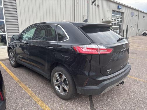 Agate Black Metallic 2022 Ford Edge SEL