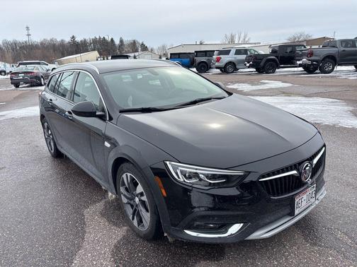 2018 Buick Regal TourX Essence