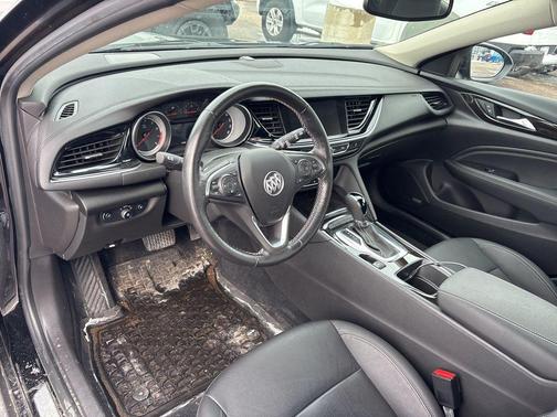 2018 Buick Regal TourX Essence