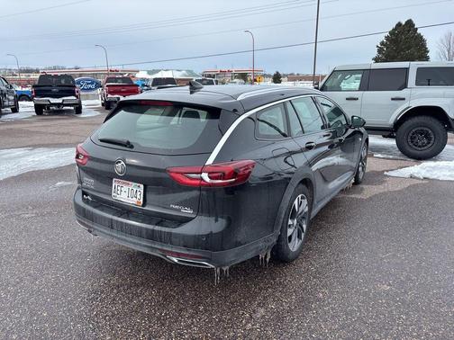 2018 Buick Regal TourX Essence