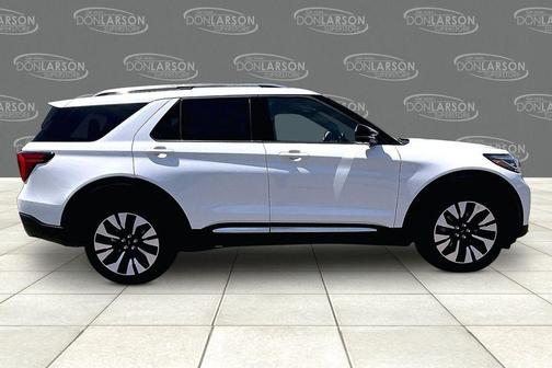 Star White Metallic Tri-Coat 2026 Ford Explorer Platinum