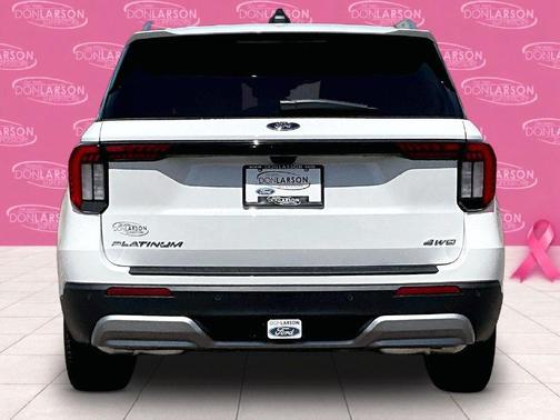 Star White Metallic Tri-Coat 2026 Ford Explorer Platinum
