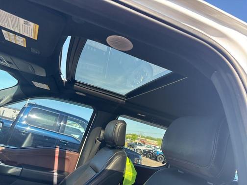 Oxford White 2021 Ford F-150 Lariat