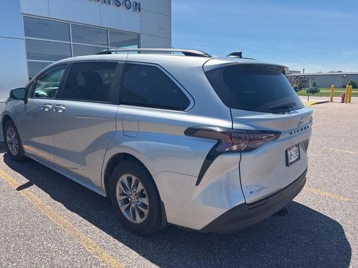 Celestial Silver Metallic 2025 Toyota Sienna XLE