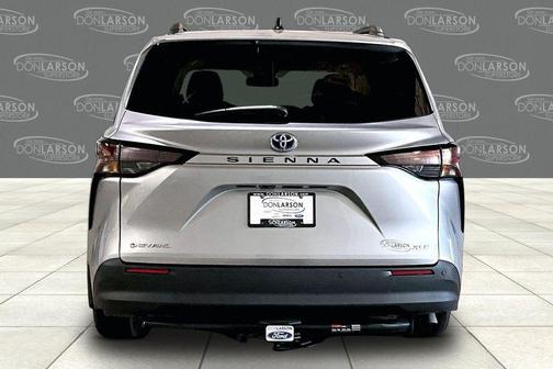 Celestial Silver Metallic 2025 Toyota Sienna XLE