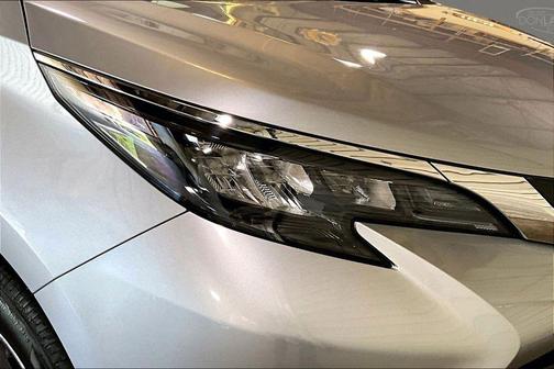 Celestial Silver Metallic 2025 Toyota Sienna XLE