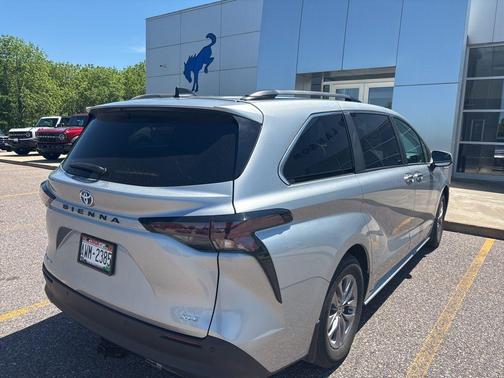 Celestial Silver Metallic 2025 Toyota Sienna XLE