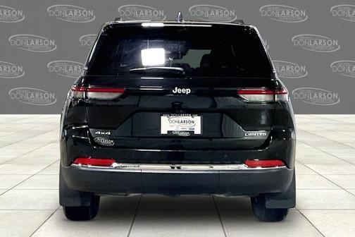 Diamond Black Crystal Pearlcoat 2025 Jeep Grand Cherokee Limited