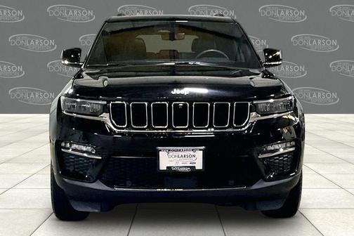 Diamond Black Crystal Pearlcoat 2025 Jeep Grand Cherokee Limited