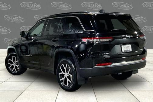 Diamond Black Crystal Pearlcoat 2025 Jeep Grand Cherokee Limited