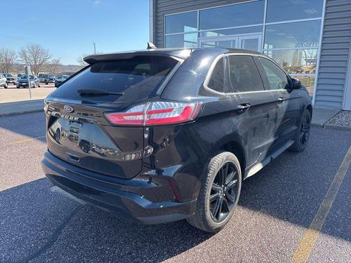 Agate Black Metallic 2024 Ford Edge ST Line