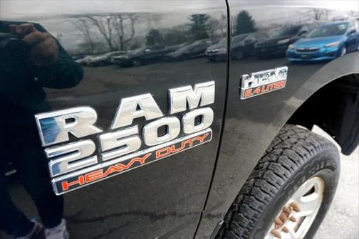 2017 RAM 2500 Tradesman Crew Cab 4x4 6'4' Box