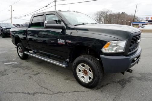 2017 RAM 2500 Tradesman Crew Cab 4x4 6'4' Box