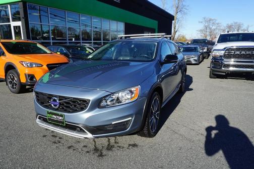 2018 Volvo V60 Cross Country T5