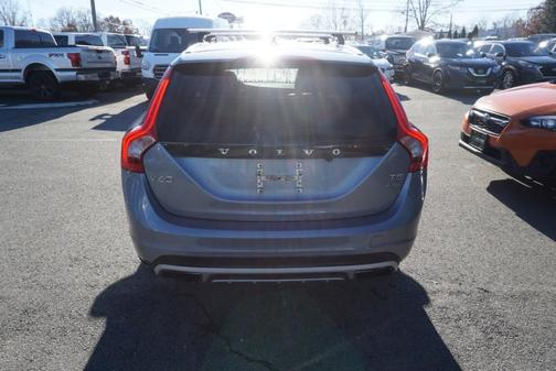 2018 Volvo V60 Cross Country T5
