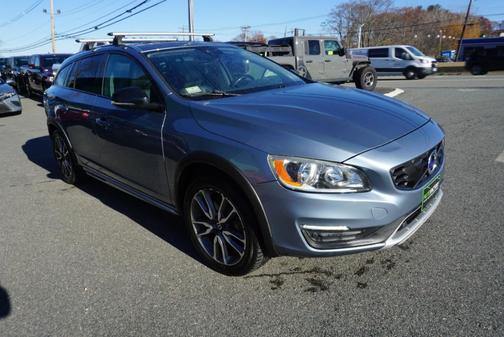 2018 Volvo V60 Cross Country T5
