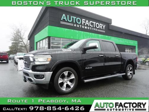 Diamond Black Crystal Pearlcoat 2019 RAM 1500 Laramie