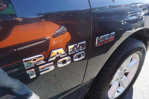 2017 RAM 1500 SLT