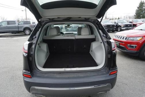 Diamond Black Crystal Pearlcoat 2019 Jeep Cherokee Limited