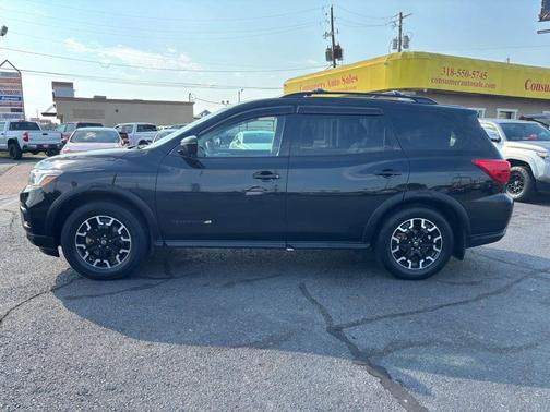 2020 Nissan Pathfinder SV