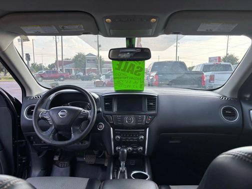 2020 Nissan Pathfinder SV
