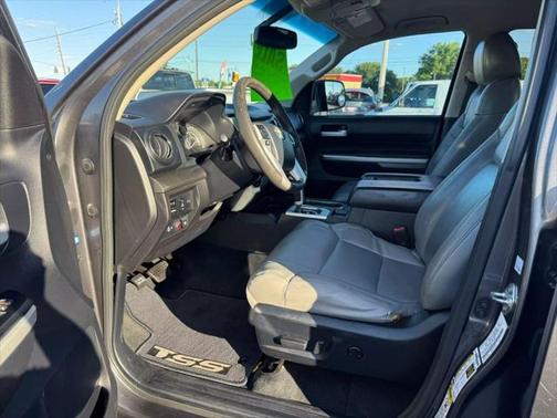 2014 Toyota Tundra SR5