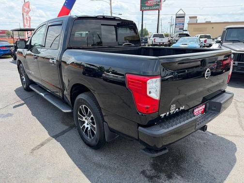 Super Black 2020 Nissan Titan SV
