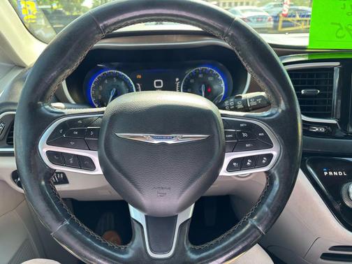 2019 Chrysler Pacifica Touring L