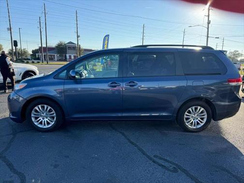 2014 Toyota Sienna XLE
