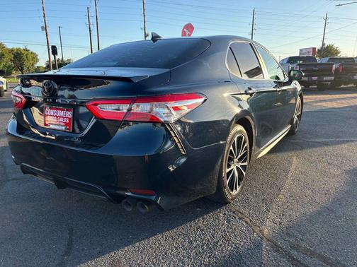 2020 Toyota Camry SE