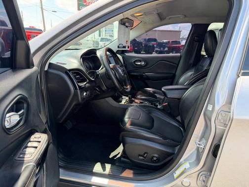 Billet Silver Metallic Clearcoat 2019 Jeep Cherokee Altitude