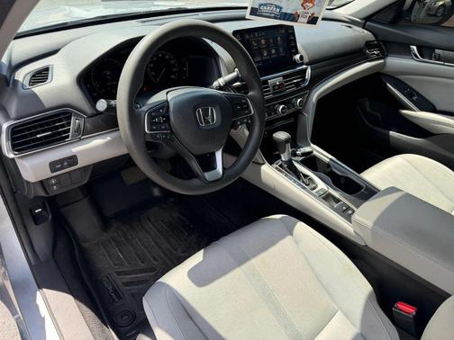 Lunar Silver Metallic 2019 Honda Accord EX