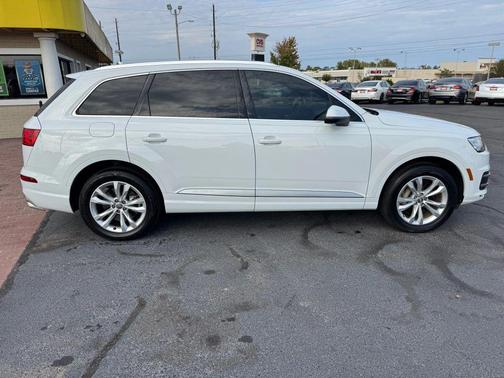 2017 Audi Q7 3.0T Premium