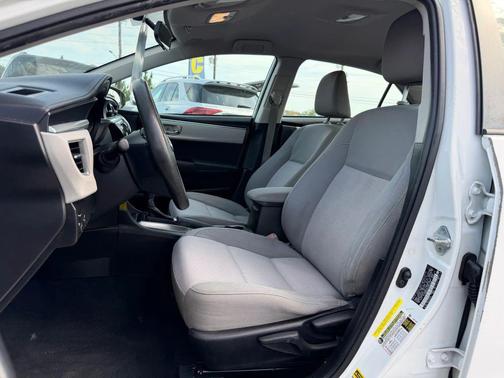 Super White 2015 Toyota Corolla LE Plus